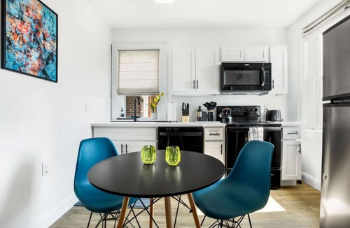 St. Louis Apartment | Stylish Apt Near STL Attractions