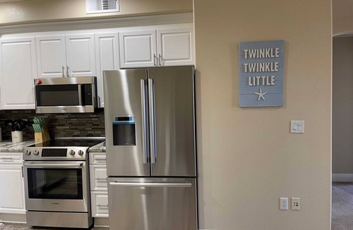 Santa Clara Apartment | Stylish Apt W/Amenities| 24/7 Staff|Fully Stocked