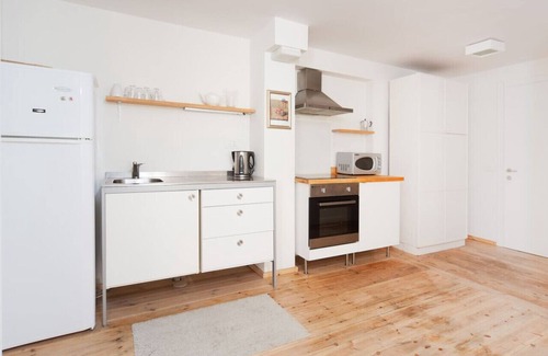 Tel Aviv City Center Apartment | Stylish Apt w/Charming Balcony in the Very Center