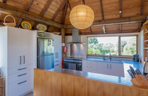Te Horo Beach House | Stylish beach front house with stunning views