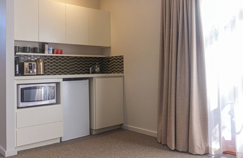 Leura Cabin | Stylish cabin for two in Leura, Blue Mountains NSW