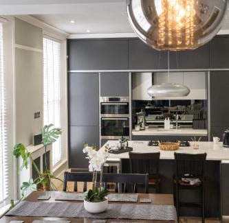 Bury St Edmunds Apartment | Stylish Central Apartment with Parking & Lift