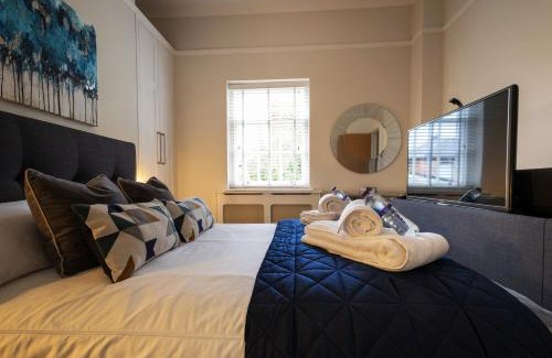 Bury St Edmunds Apartment | Stylish Central Apartment with Parking & Lift