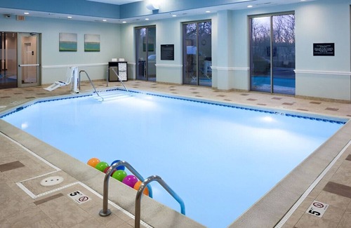 Skokie House | Stylish & Comfortable King Suite! Pool, Gym