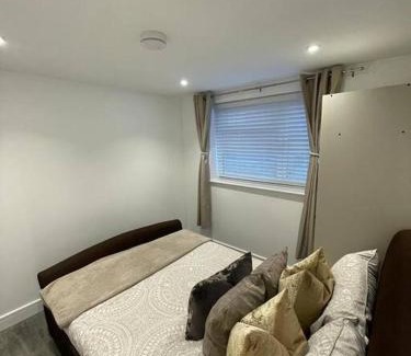 Swindon Apartment | Stylish & Cosy 1 Bed Apartment