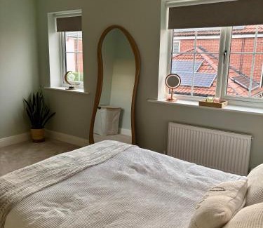 Harrogate House | Stylish double room females and couples only