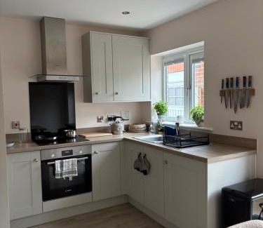 Harrogate House | Stylish double room females and couples only