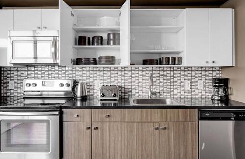 Theatre District Apartment | Stylish Downtown 1BR w/Luxury Amenities and Rooftop Views by Blueground