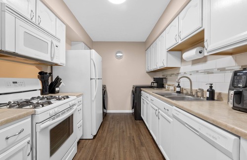 Columbus House | Stylish Family Escape with Game Room Close to Columbus Hotspots