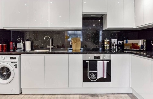 Penge Condo | Stylish Flat in Centre - Hassle Free and Peaceful!