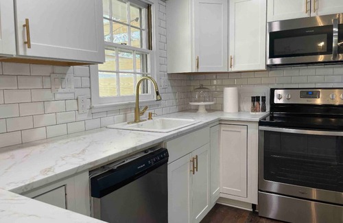 Northeast Raleigh House | Stylish House with Pool 5BR/3BA