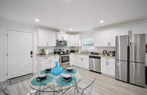 Sulphur Springs Apartment | Stylish in heart of Tampa 2bed 2bath Close to YBOR