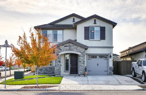 Lodi House | Stylish Lodi Wine Country Retreat with Private Patio