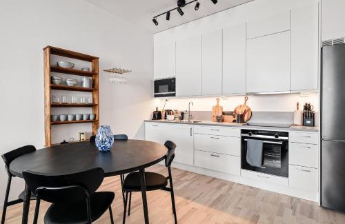 Liljeholmen - Hagersten Apartment | Stylish Luxe home by the water