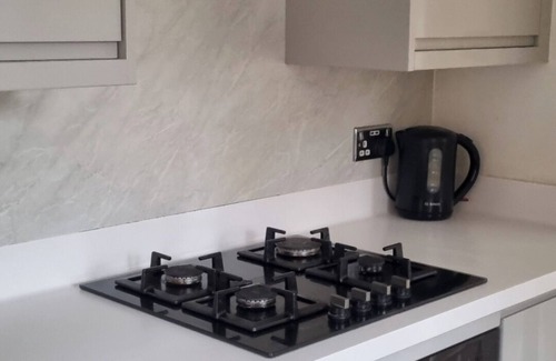 Pollokshaws House | Stylish, Modern 3 Bedroom House, Free Parking