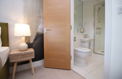 Hamworthy Apartment | Stylish modern retreat overlooking Poole Quay