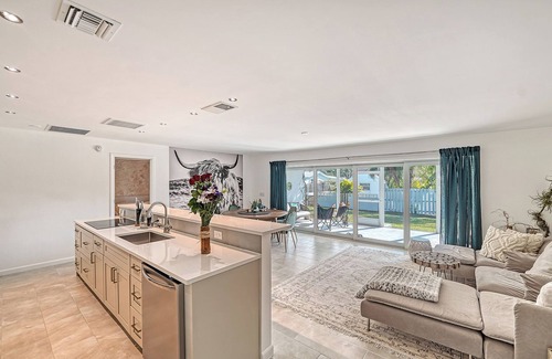 Indian Beach Sapphire Shores Villa | Stylish Pool Villa 3BR/2BA close to the Beaches