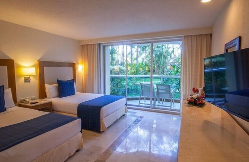 Cozumel Hotel | Stylish Studio with Balcony Ideal for Romantic Getaway