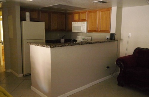 Glendale Condo | Stylish Space 1 mile to ASU, 10 miles to Cardinal's stadium!