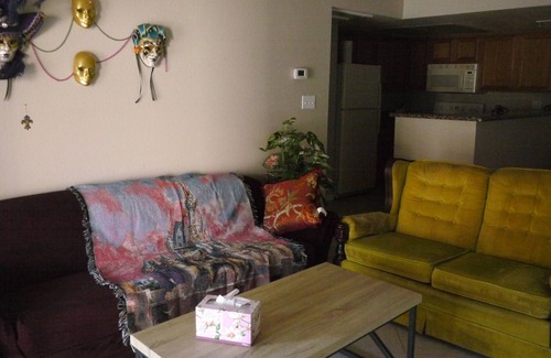 Glendale Condo | Stylish Space 1 mile to ASU, 10 miles to Cardinal's stadium!