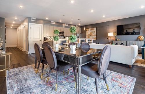 Central Business District Condo | ⚜️Stylish,Spacious & Comfortable Downtown Penthouse! Enjoy The View from Your Personal Terrace!