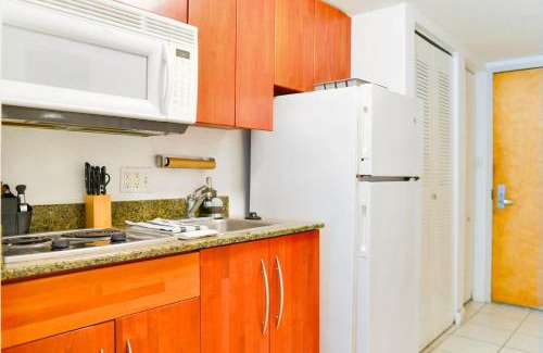 Brickell Apartment | Stylish Studio in Miami W Cityscape Views