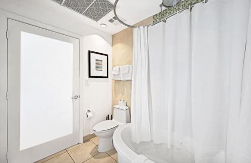 South Beach House | Stylish Studio in South Beach with Ocean Views