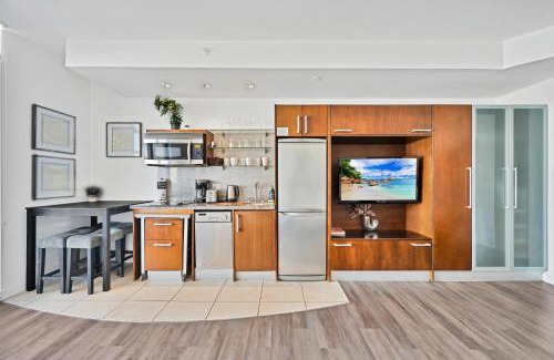 South Beach House | Stylish Studio in South Beach with Ocean Views