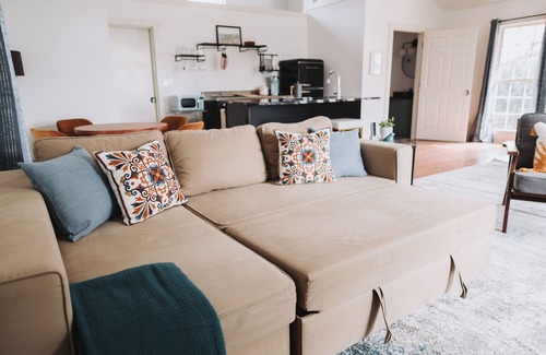 Pickens Apartment | Stylish Studio Loft Apartment with cool mid-century vibes