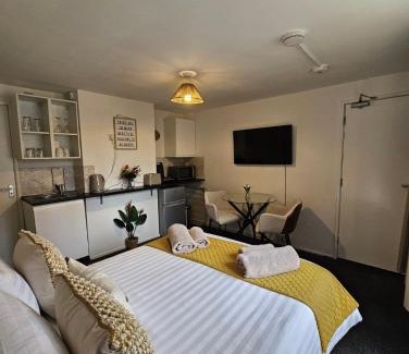 Stevenage Apartment | Stylish Studio Stevenage