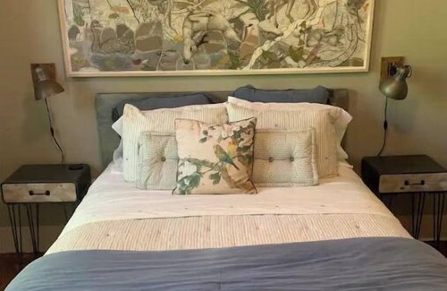 Laurel House | Stylish Suite in Laurel: Experience Hometown Magic