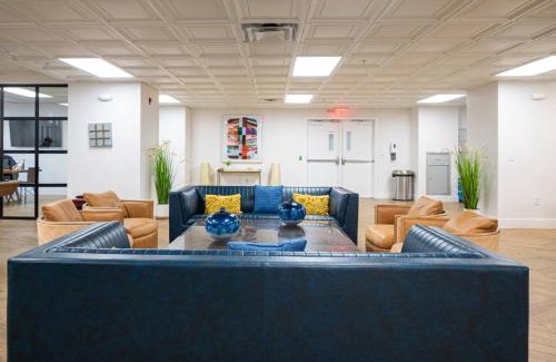 Charlotte Center City Apartment | Stylish Uptown Beauty