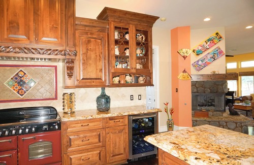 Spring Valley House | Stylish Villa for a Peaceful Retreat - 9min Strip!