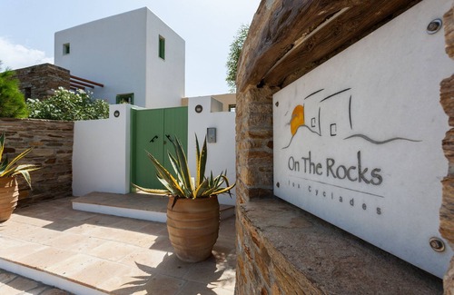 Ios Villa | Stylish villa with spectacular sea views at a quiet location near the main town.