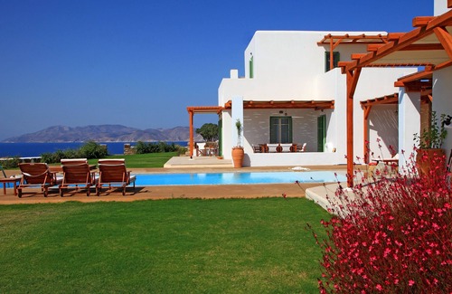 Ios Villa | Stylish villa with spectacular sea views at a quiet location near the main town.