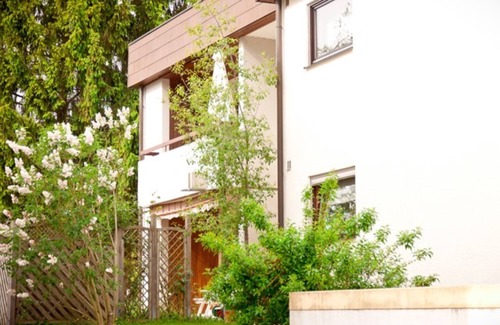 Fischbach Apartment | Stylishly furnished apartment with sunny balcony near the lake