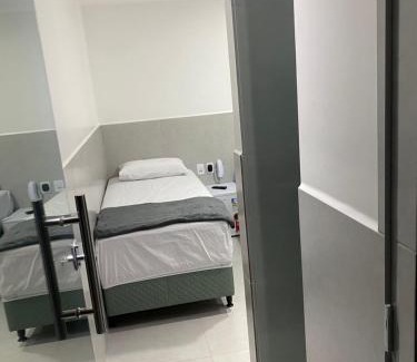 Caruaru Hotel | Suíte com banheiro privativo em Pousada recém construída,a 500mts do pátio do forró