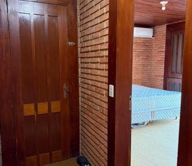 Botucatu House | Suíte king com ar condicionado