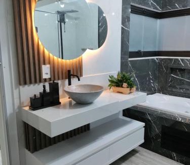 Barra Velha House | Suíte Máster Luxo - Lar-Doce-Mar