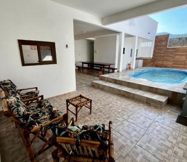 Praia da Armacao do Itapocoroi House | SUA CASA DE FÉRIAS 5 MINUTOS a pé do BETO CARRERO!