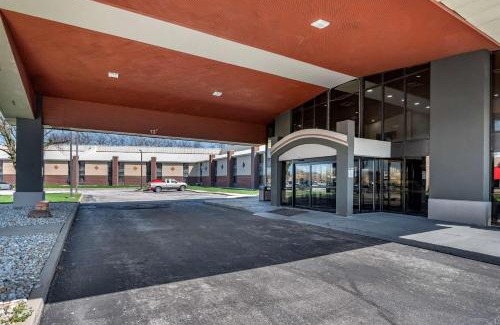 Lafayette Hotel | Suburban Studios Lafayette