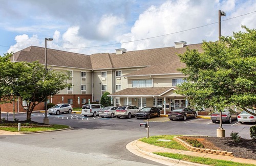Paw Creek Hotel | Suburban Studios near University of North Carolina-Charlotte