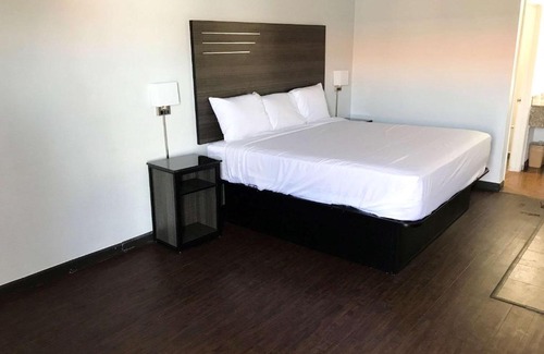 North Charleston Hotel | Suburban Studios North Charleston I-526