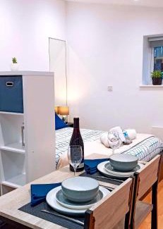 Bury St Edmunds Apartment | Suffolk Cosy Corner with free parking, 10min walking to town centre
