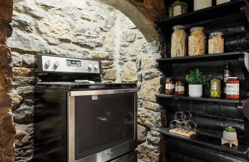 Pleasant View House | Sugar Hill Retreats | Stories Told + Art Made