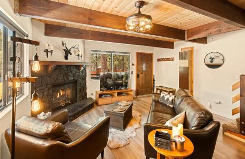 Sugarloaf House | Sugar in the Raw Cabin - Hot Tub