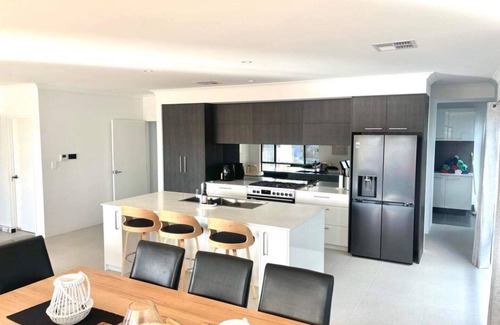 Wannanup House | Sugar Sunsets (on the canal)