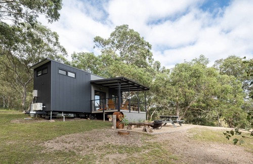 Joadja Cabin | Sugarloaf Off Grid Tiny House - Secluded Luxury!