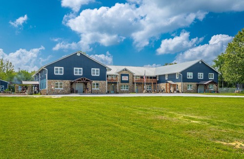 Rock Spring House | Suite 100: 5 BR Suite at Rock Spring Resort