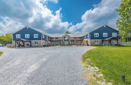 Rock Spring Apartment | Suite 206 - Starry Night at Rock Spring Resort near Chattanooga